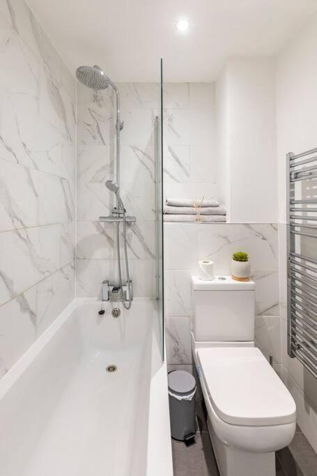 Beautiful Brighton Apartment, 5Min Walk To Beach Екстер'єр фото