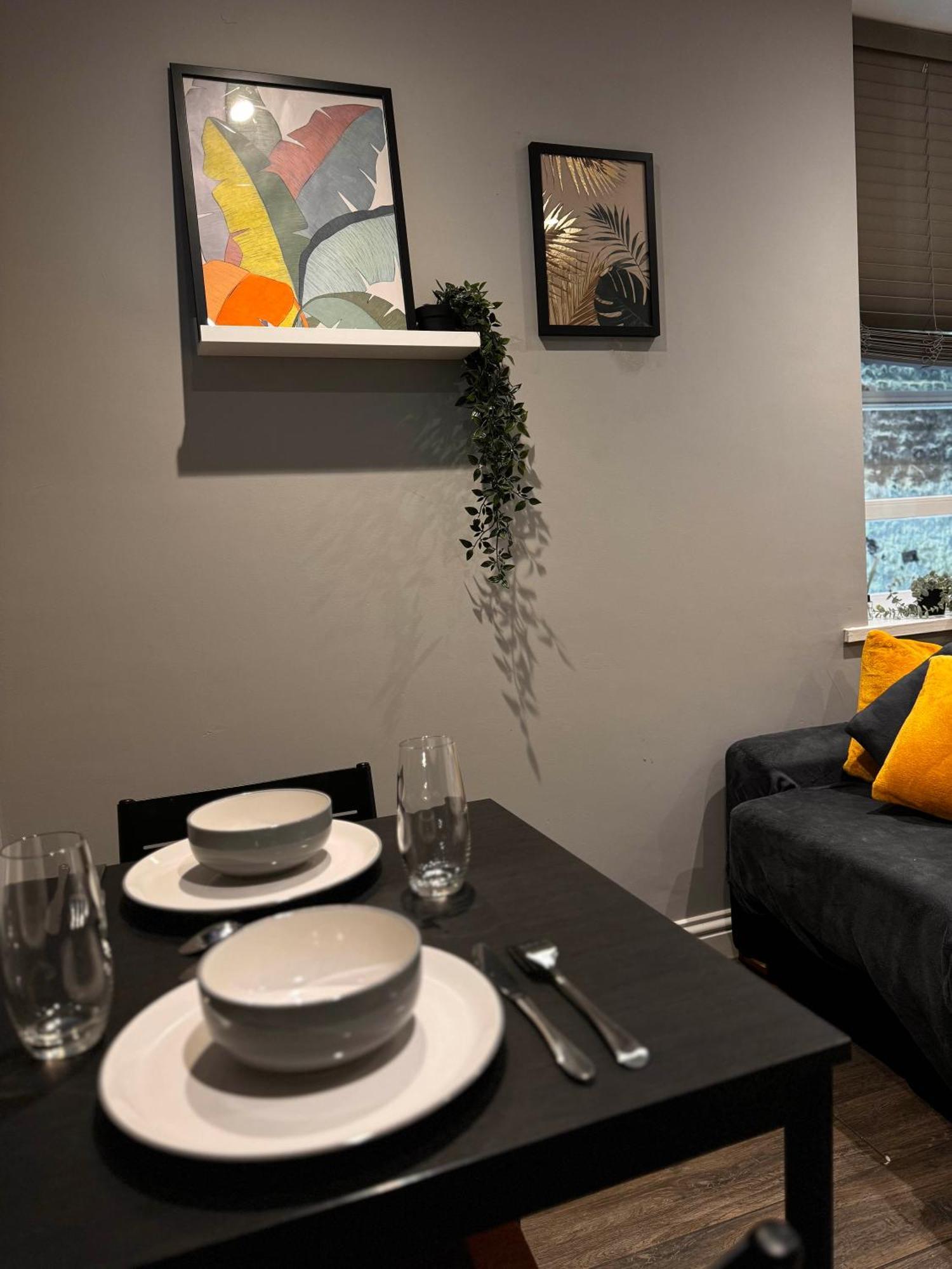 Beautiful Brighton Apartment, 5Min Walk To Beach Екстер'єр фото