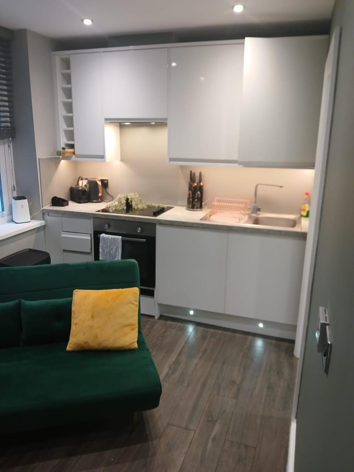 Beautiful Brighton Apartment, 5Min Walk To Beach Екстер'єр фото